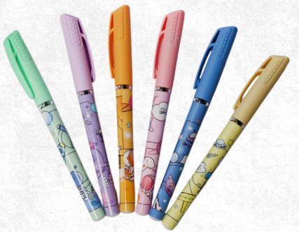 أقلام جل زرقاء بشخصيات كرتونية